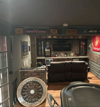 MeyMax Construction LLC meeting with remodeling customer